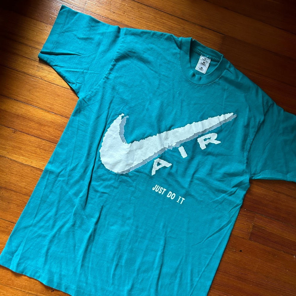 Rare 90s Nike Vintage Teal Just do it ; Front and back grail . Clean and amazing